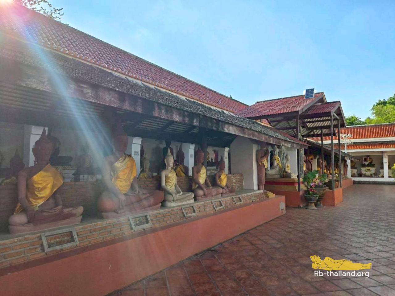 วัดมหาธาตุวรวิหาร วัดพระนอน